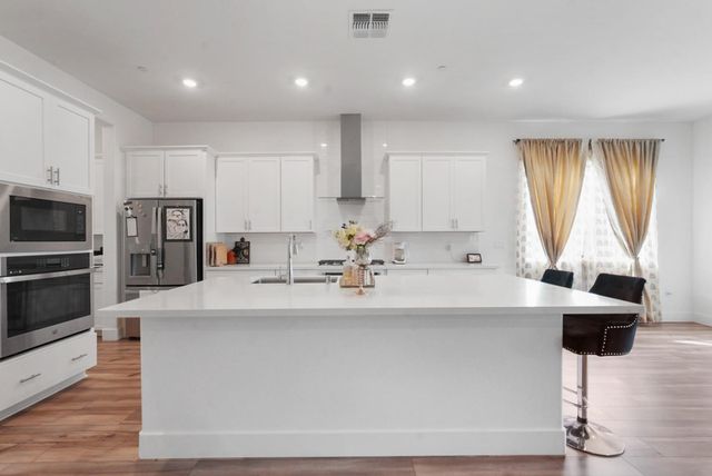 10363 Shorecliff St, Stockton, CA 95219