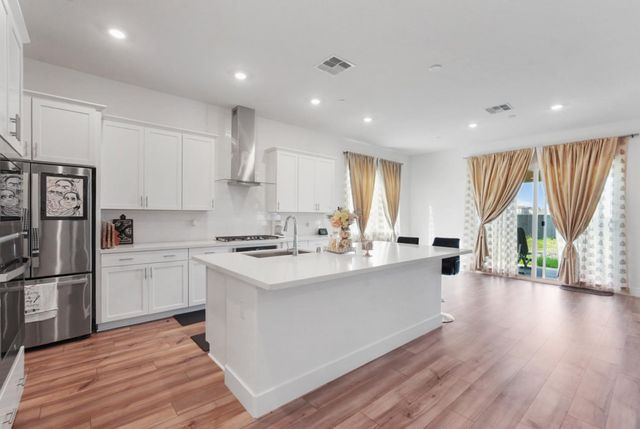 10363 Shorecliff St, Stockton, CA 95219