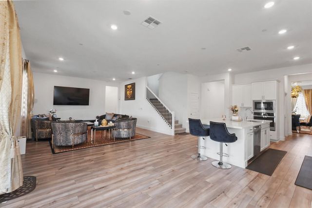 10363 Shorecliff St, Stockton, CA 95219