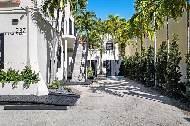 237 38th St 4, Miami Beach, FL 33140