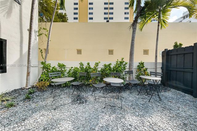 237 38th St 4, Miami Beach, FL 33140