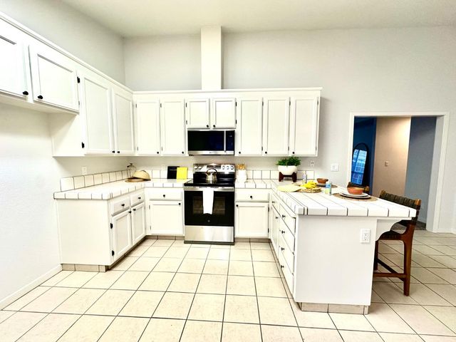 9656 Twin Creeks Ave, Stockton, CA 95219