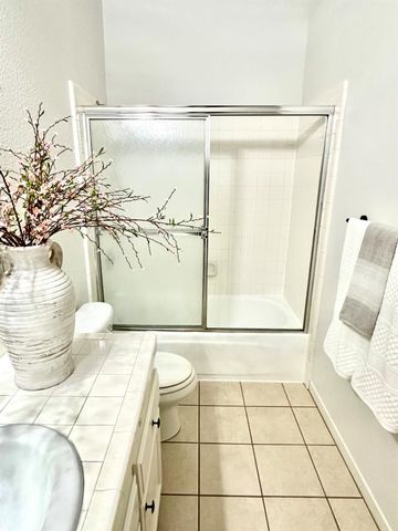 9656 Twin Creeks Ave, Stockton, CA 95219