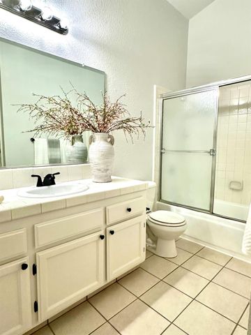 9656 Twin Creeks Ave, Stockton, CA 95219