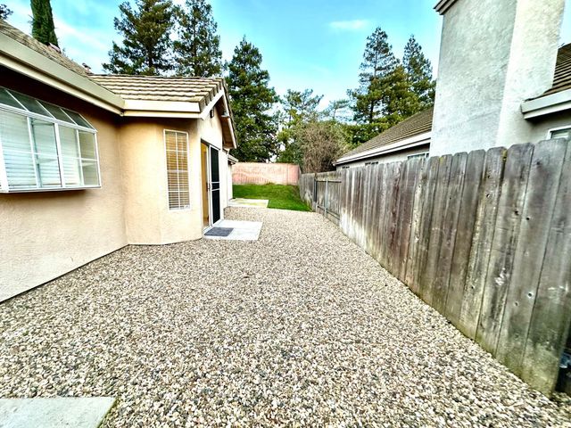 9656 Twin Creeks Ave, Stockton, CA 95219