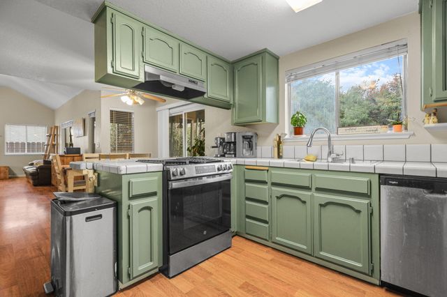 639 Alamine Drive, Redding, CA 96003