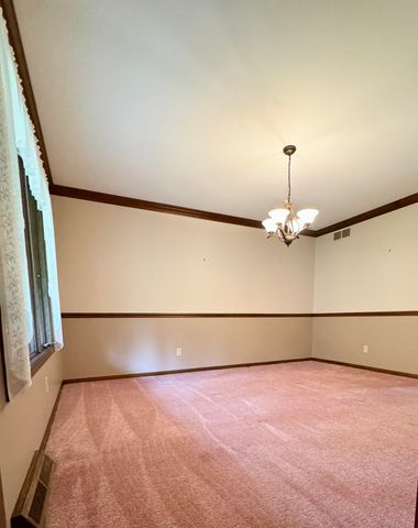 6834 Mercedes Lane, Demotte, IN 46310