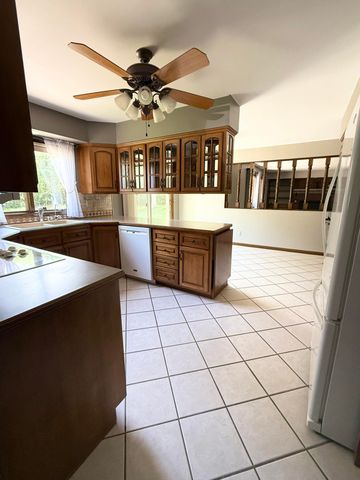 6834 Mercedes Lane, Demotte, IN 46310