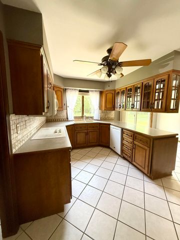 6834 Mercedes Lane, Demotte, IN 46310