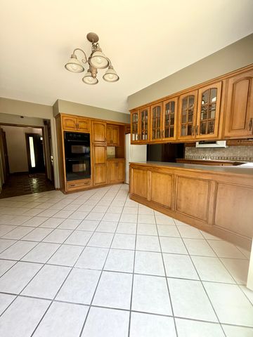 6834 Mercedes Lane, Demotte, IN 46310