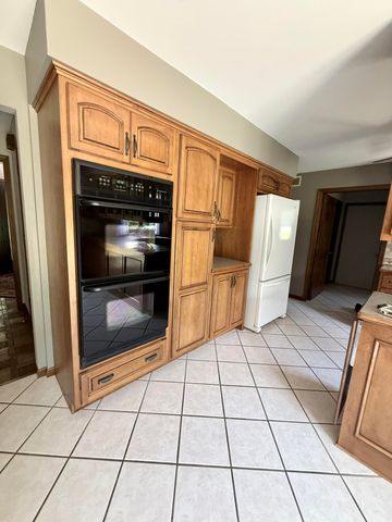 6834 Mercedes Lane, Demotte, IN 46310