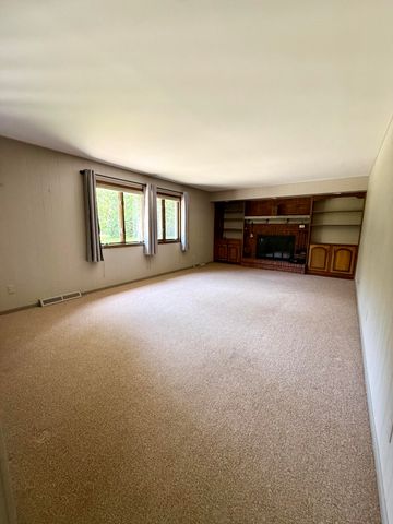 6834 Mercedes Lane, Demotte, IN 46310