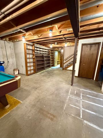 6834 Mercedes Lane, Demotte, IN 46310