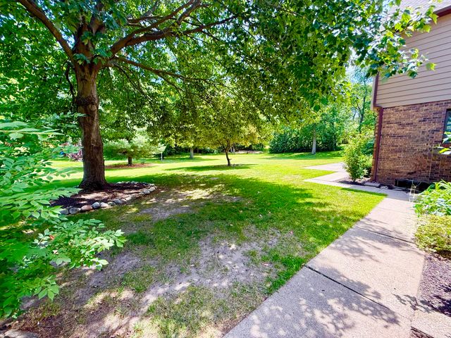 6834 Mercedes Lane, Demotte, IN 46310