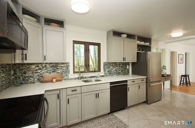 36 Maple Drive, New Milford, CT 06776