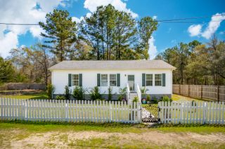 5638 Dixie Plantation Road, Hollywood, SC 29449