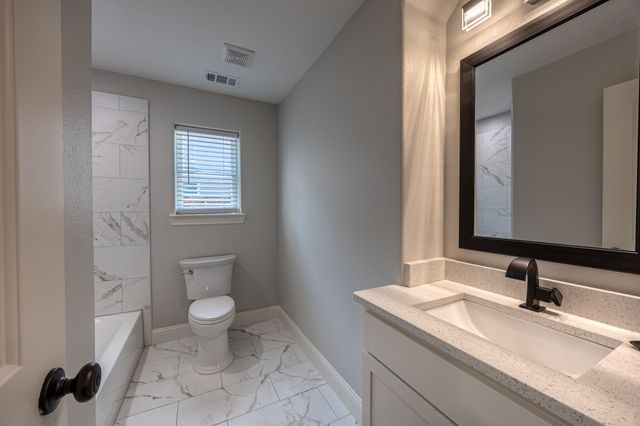 809 Haynes Avenue, Fort Worth, TX 76103