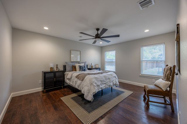 809 Haynes Avenue, Fort Worth, TX 76103
