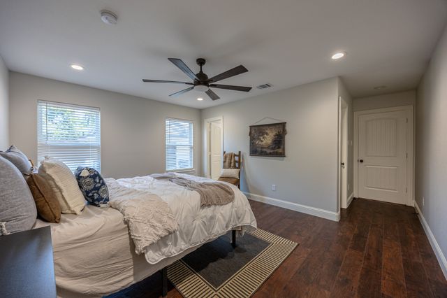 809 Haynes Avenue, Fort Worth, TX 76103
