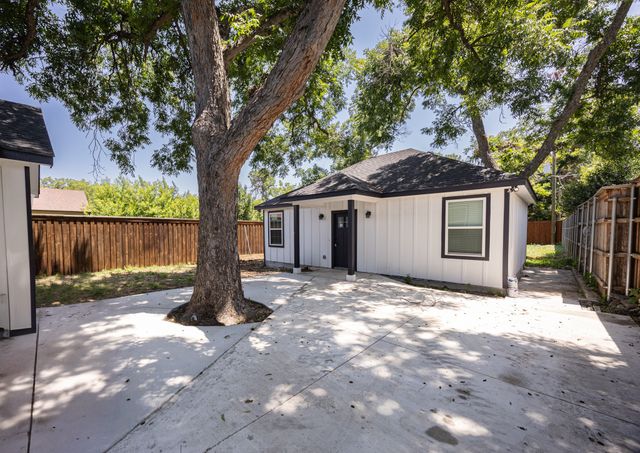 809 Haynes Avenue, Fort Worth, TX 76103