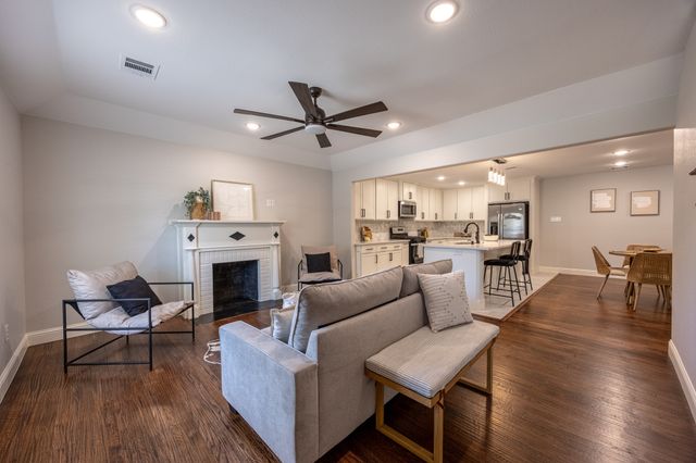 809 Haynes Avenue, Fort Worth, TX 76103