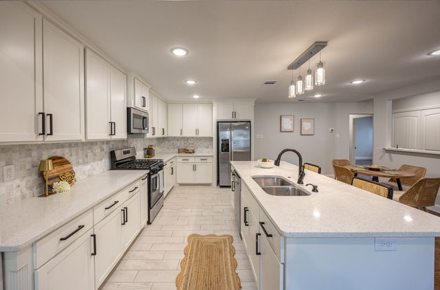 809 Haynes Avenue, Fort Worth, TX 76103