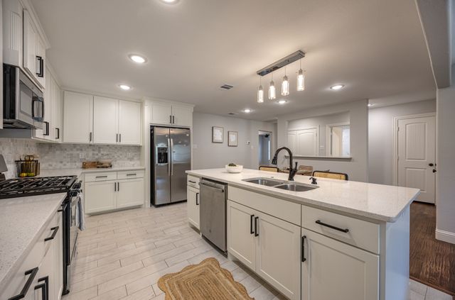 809 Haynes Avenue, Fort Worth, TX 76103