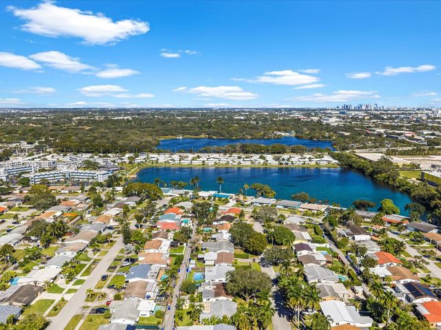 2014 N 31st Ct, Hollywood, FL 33021