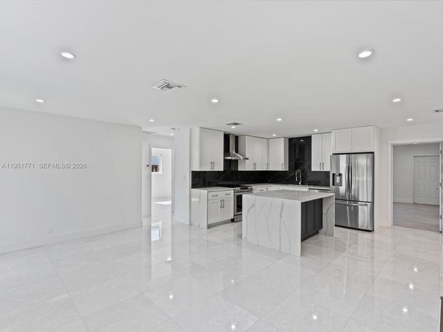 2014 N 31st Ct, Hollywood, FL 33021