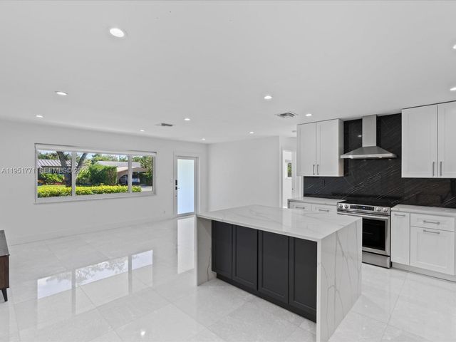 2014 N 31st Ct, Hollywood, FL 33021