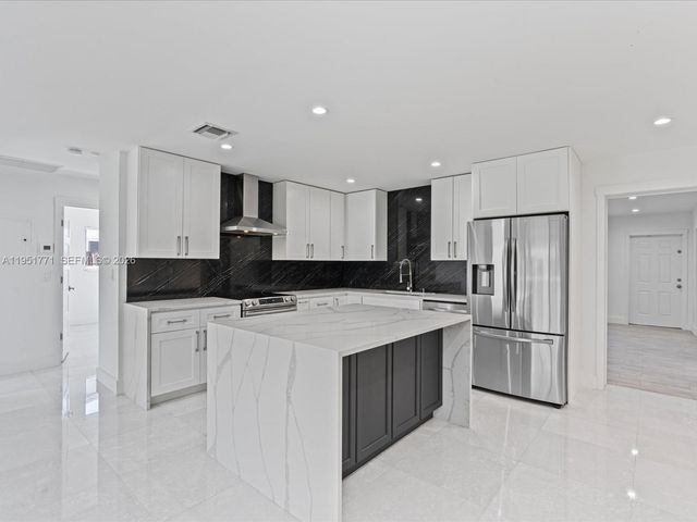 2014 N 31st Ct, Hollywood, FL 33021