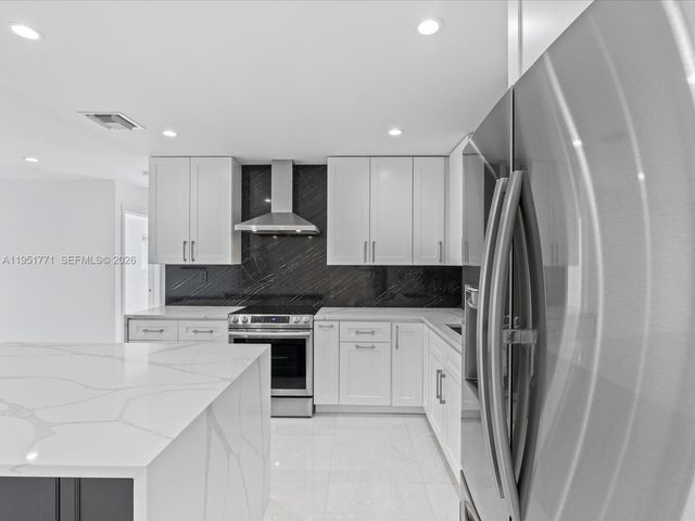 2014 N 31st Ct, Hollywood, FL 33021