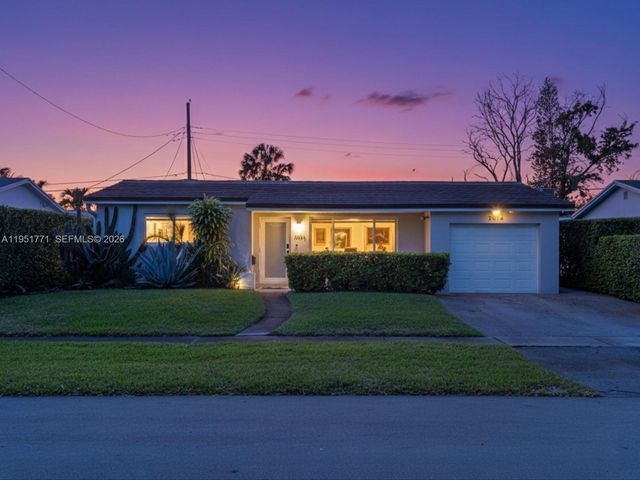 2014 N 31st Ct, Hollywood, FL 33021