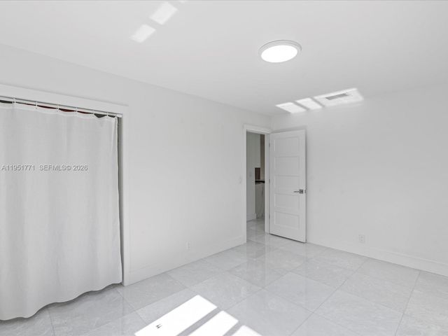 2014 N 31st Ct, Hollywood, FL 33021