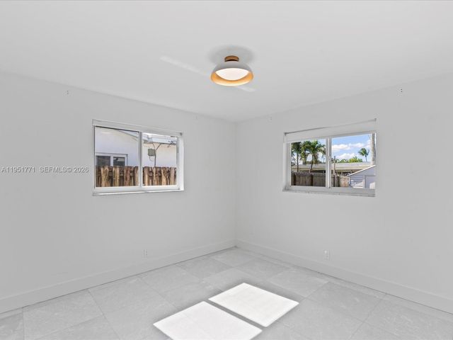 2014 N 31st Ct, Hollywood, FL 33021