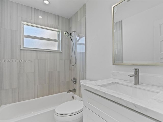 2014 N 31st Ct, Hollywood, FL 33021