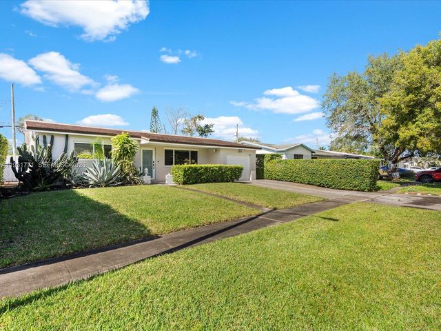 2014 N 31st Ct, Hollywood, FL 33021