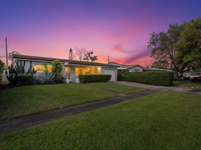 2014 N 31st Ct, Hollywood, FL 33021