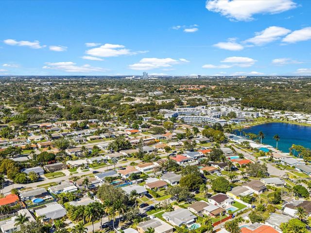 2014 N 31st Ct, Hollywood, FL 33021