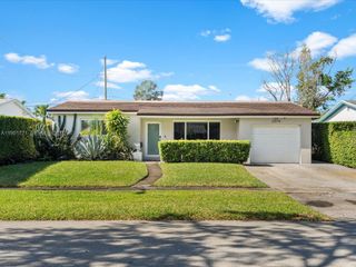 2014 N 31st Ct, Hollywood, FL 33021