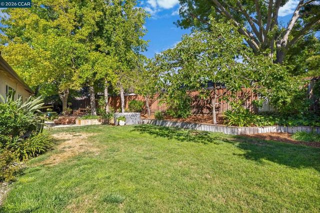 1924 Woodmoor Ct, Concord, CA 94518