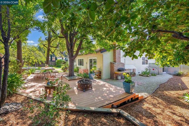 1924 Woodmoor Ct, Concord, CA 94518