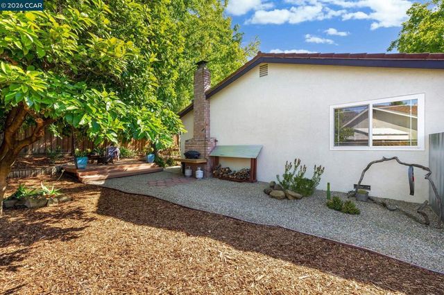 1924 Woodmoor Ct, Concord, CA 94518