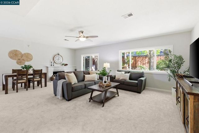1924 Woodmoor Ct, Concord, CA 94518