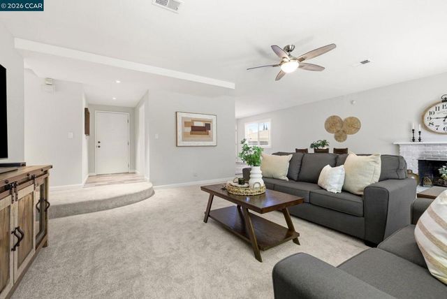 1924 Woodmoor Ct, Concord, CA 94518