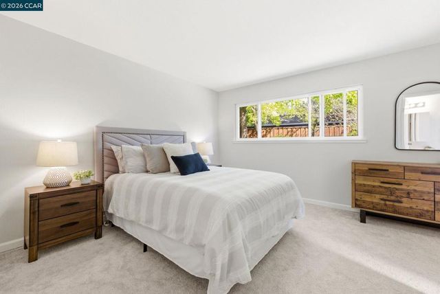 1924 Woodmoor Ct, Concord, CA 94518
