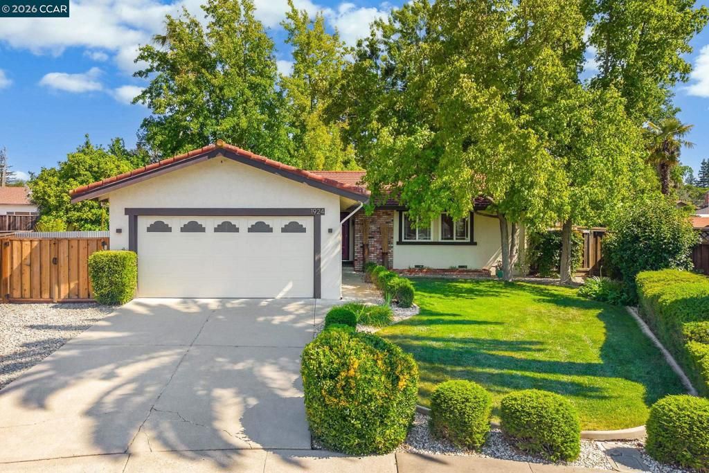 1924 Woodmoor Ct, Concord, CA 94518