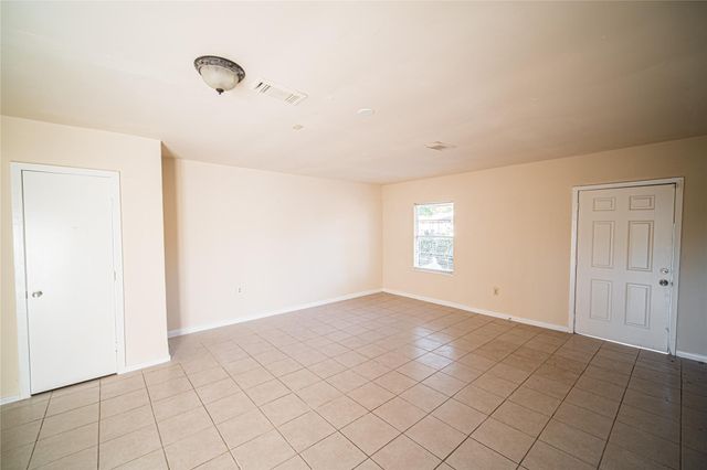 1327 Diplomat Way, Houston, TX 77088