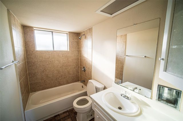 1327 Diplomat Way, Houston, TX 77088