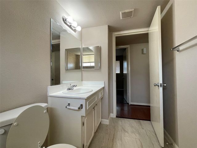 1327 Diplomat Way, Houston, TX 77088